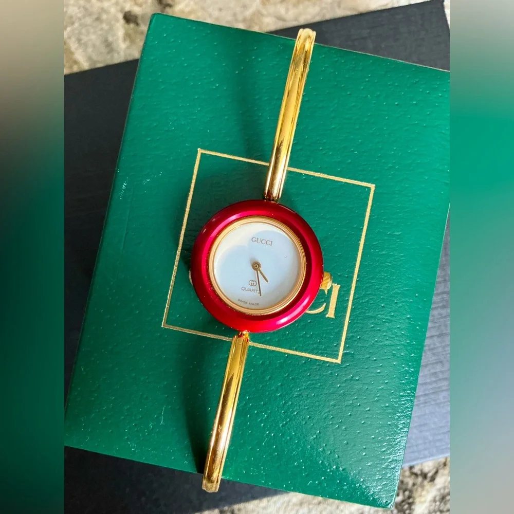 AUTHENTIC GUCCI watch set ❤️💚🖤💙💛 - Picture 5 of 13